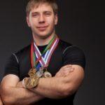 Чемпион мира по акробатике Алексей Дудченко провёл онлайн-тренировку для «Активного долголетия»