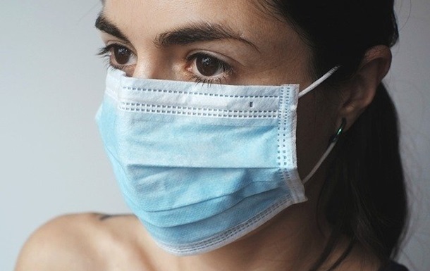 Исследователи выяснили, как долго коронавирус живет на масках