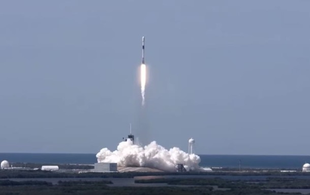 SpaceX вывела на орбиту еще 60 интернет-спутников