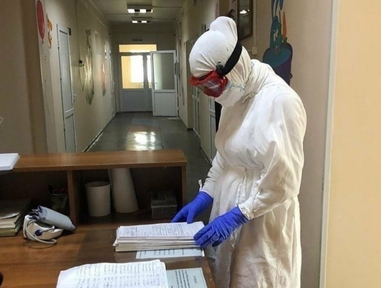 Путину доложили о 40 врачах, умерших от коронавируса в Дагестане