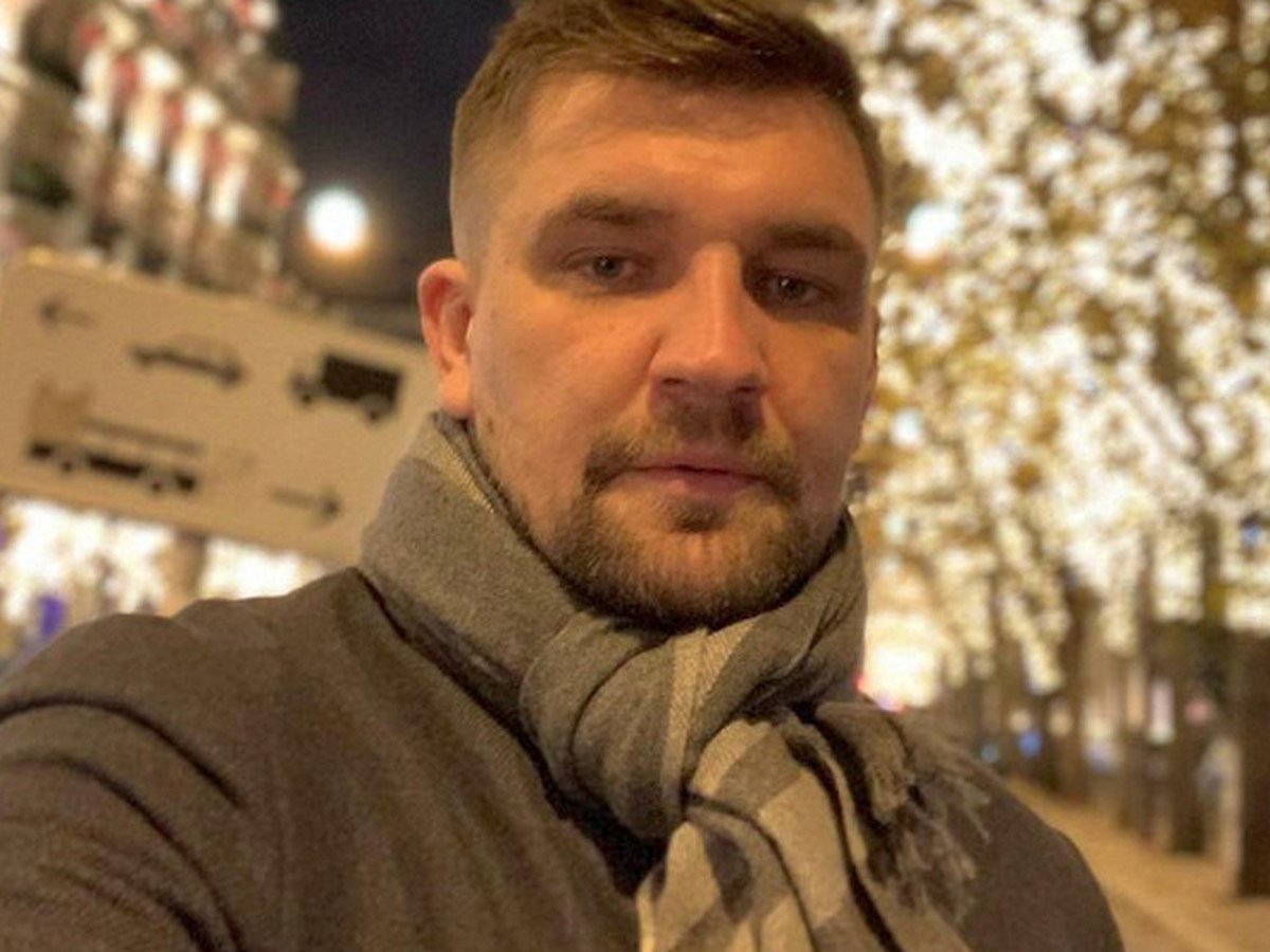 Рэпер Баста опубликовал видео, как он занимается балетом