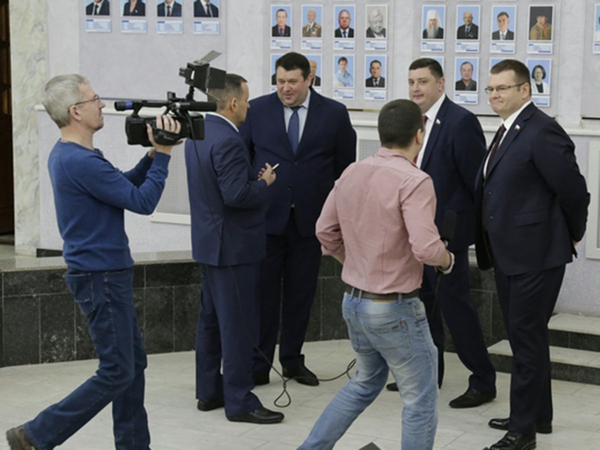 В Саратове депутаты подрались из-за бутылки воды