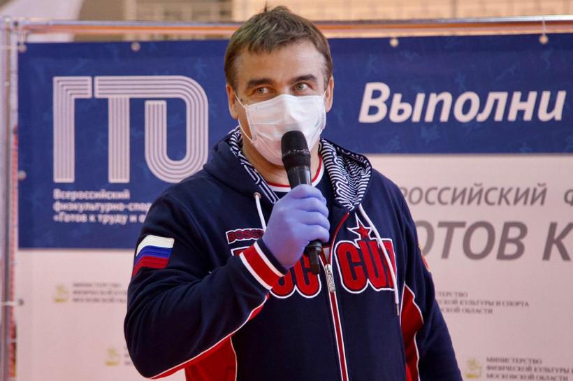 Альберт Демченко вручил знаки ГТО в Дмитрове
