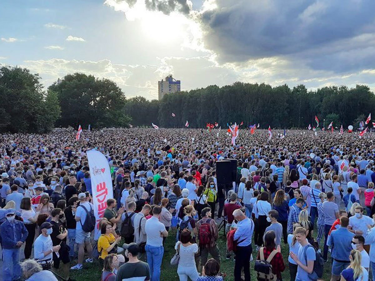 Митинг в поддержку Тихановской собрал около 35000 человекэ
