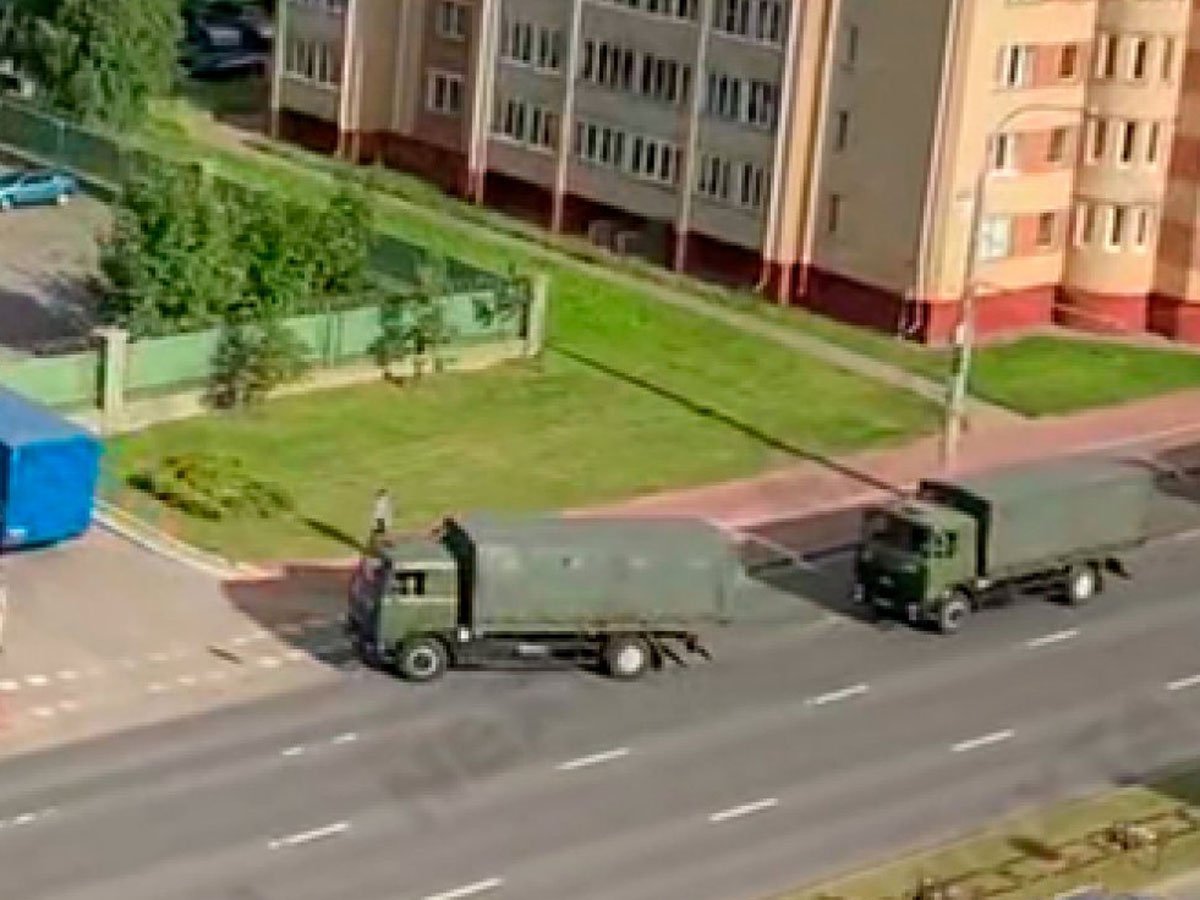 В Минск начали прибывать войска