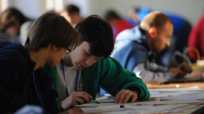 Студентов и школьников Подмосковья пригласили поучаствовать в программе центра «Сириус»