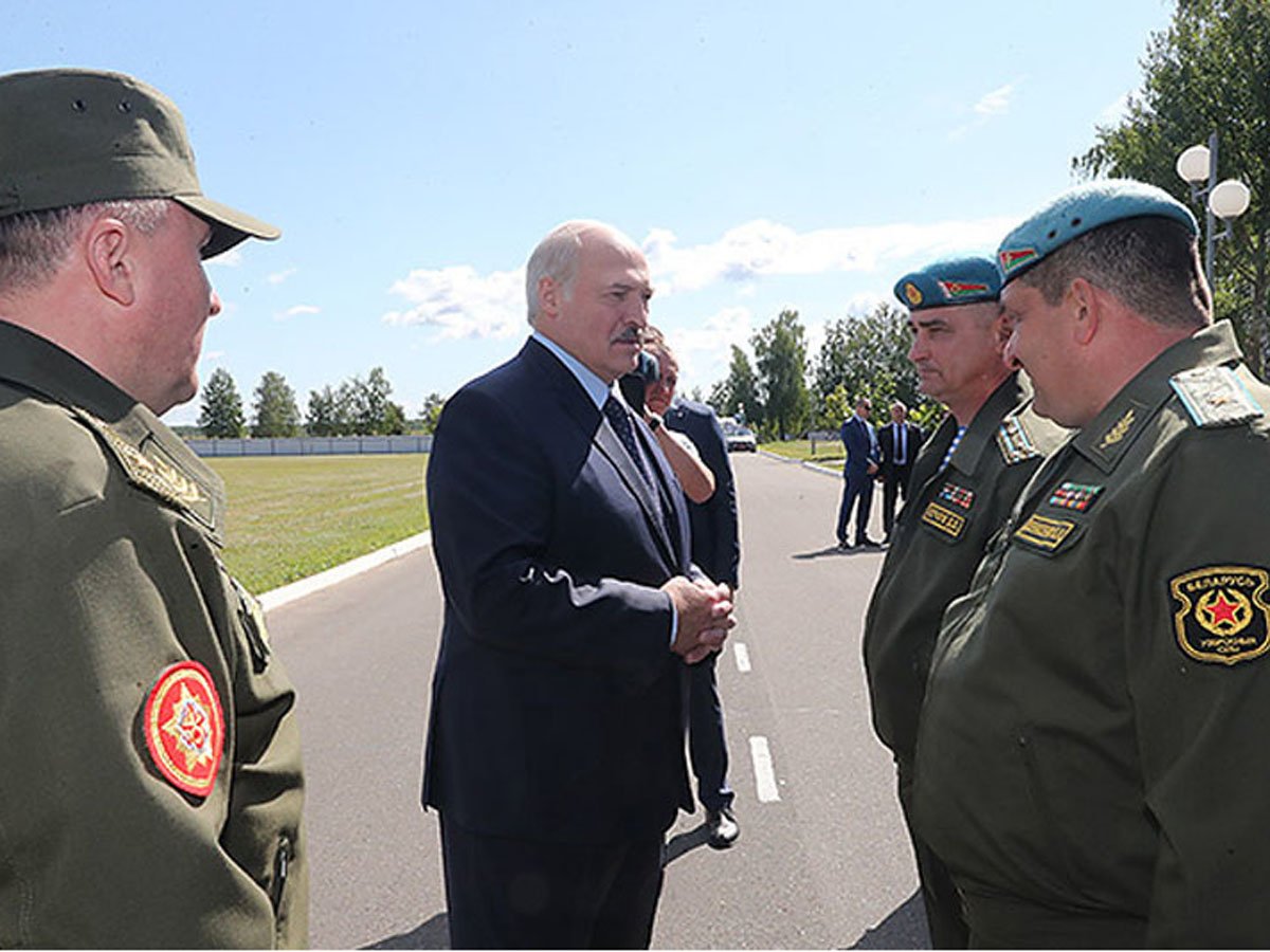 Лукашенко пригрозил в случае майдана применить армию