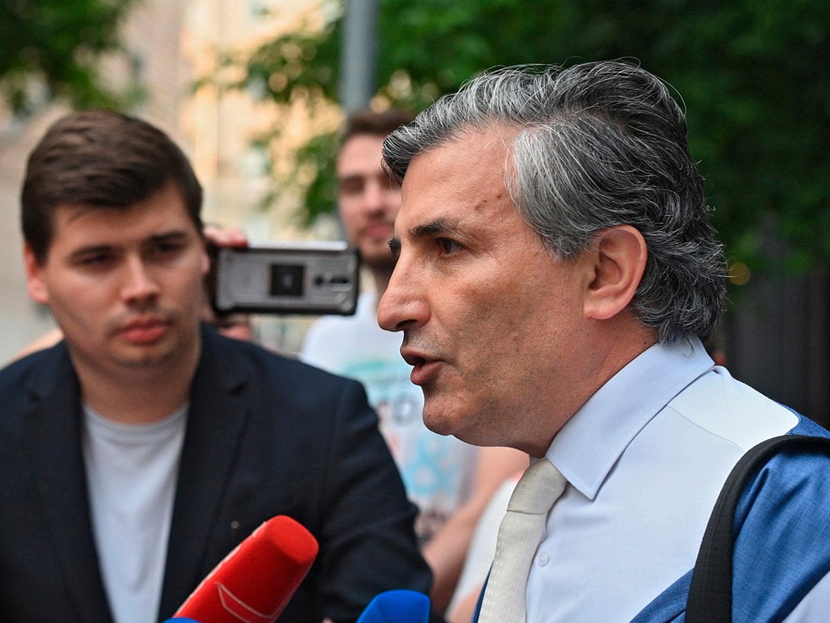 Адвокат Ефремова попал на допрос в полицию