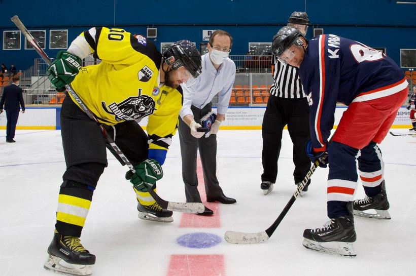 Команды НХЛ провели матч на Дне физкультурника в Красногорске