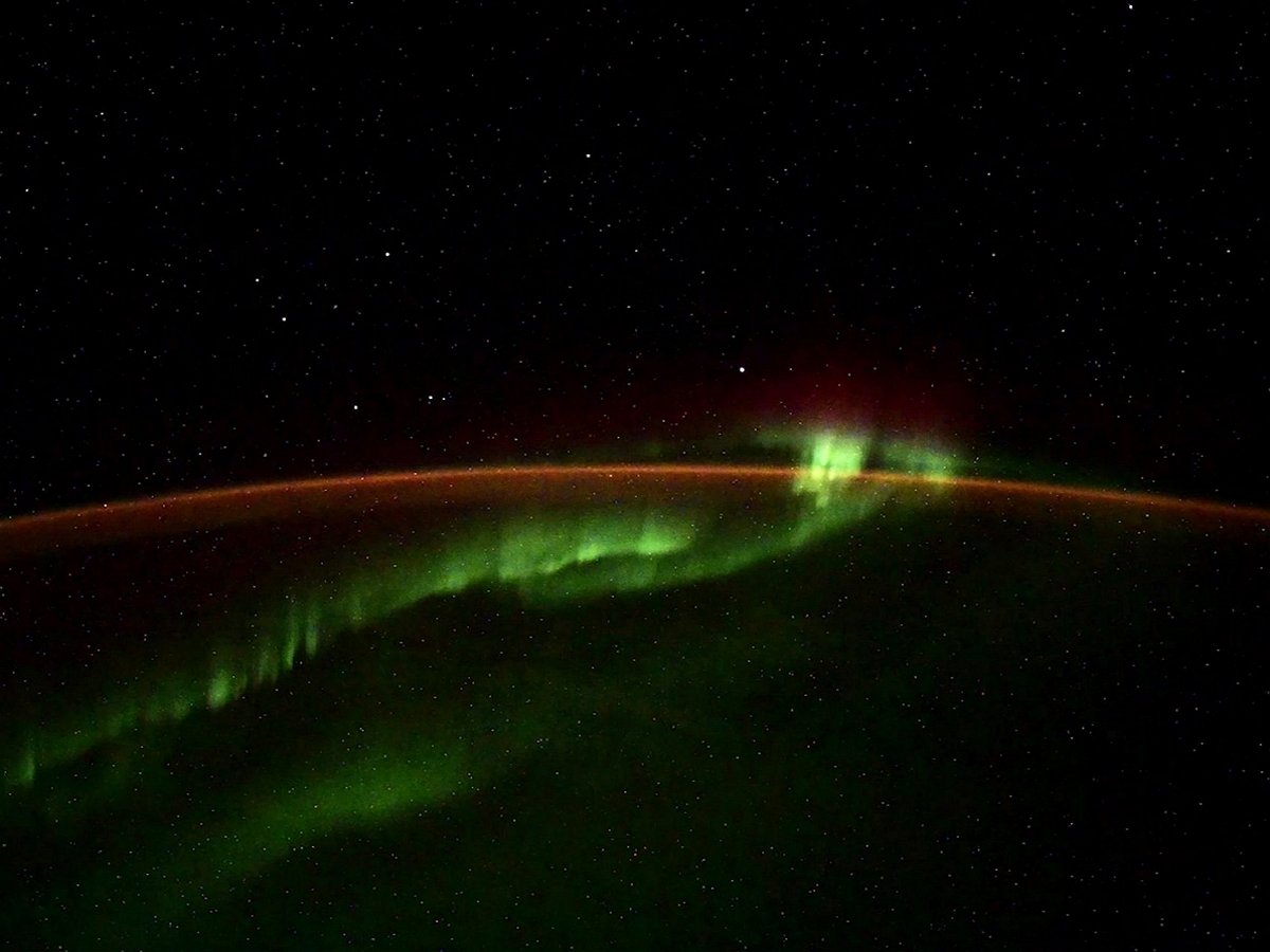 NASA зафиксировало гигантскую аномалию над Землей.