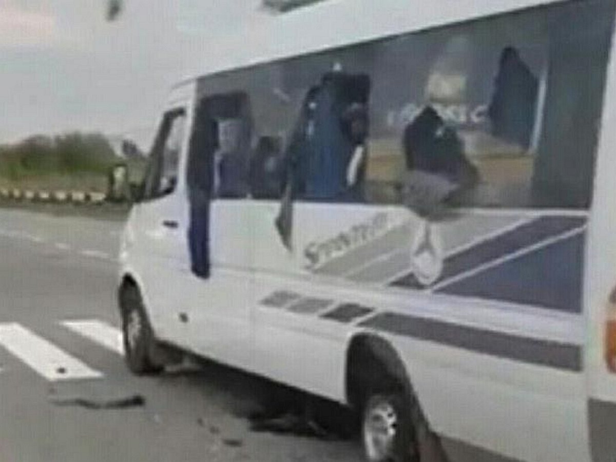 Под Харьковом бандиты расстреляли автобус: трое тяжело ранены