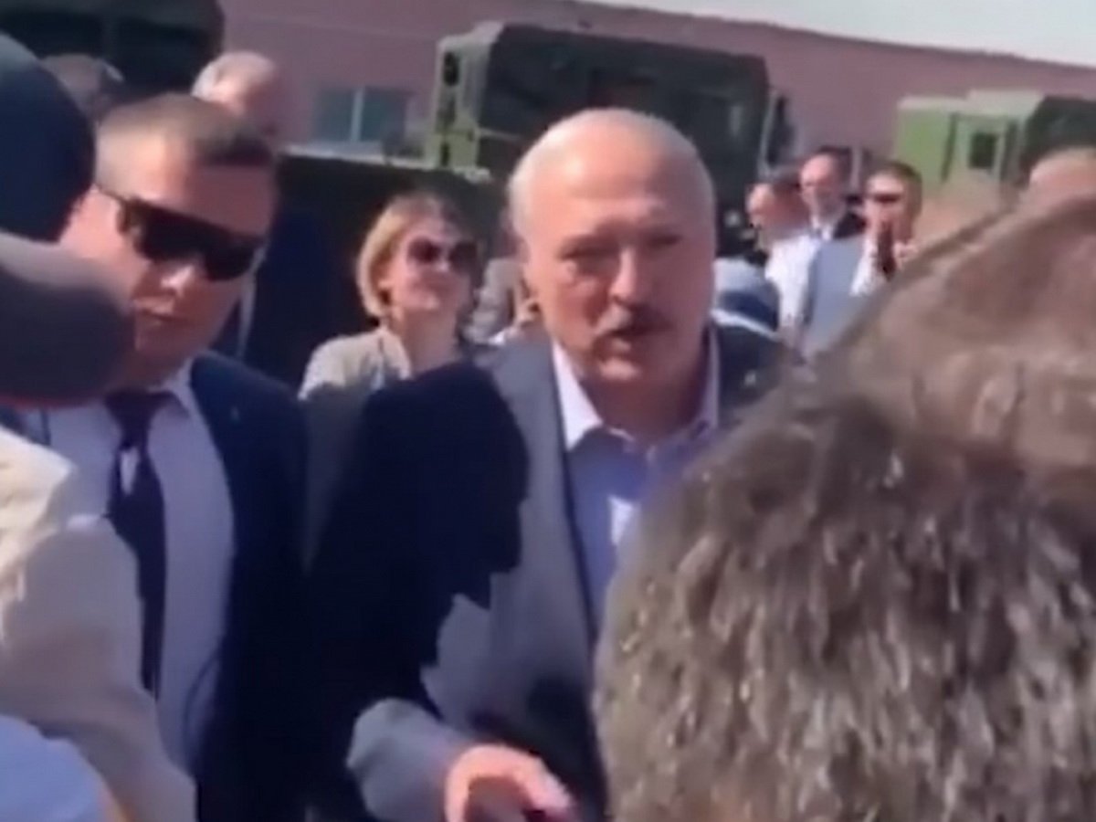 Лукашенко повздорил с рабочими МЗТК