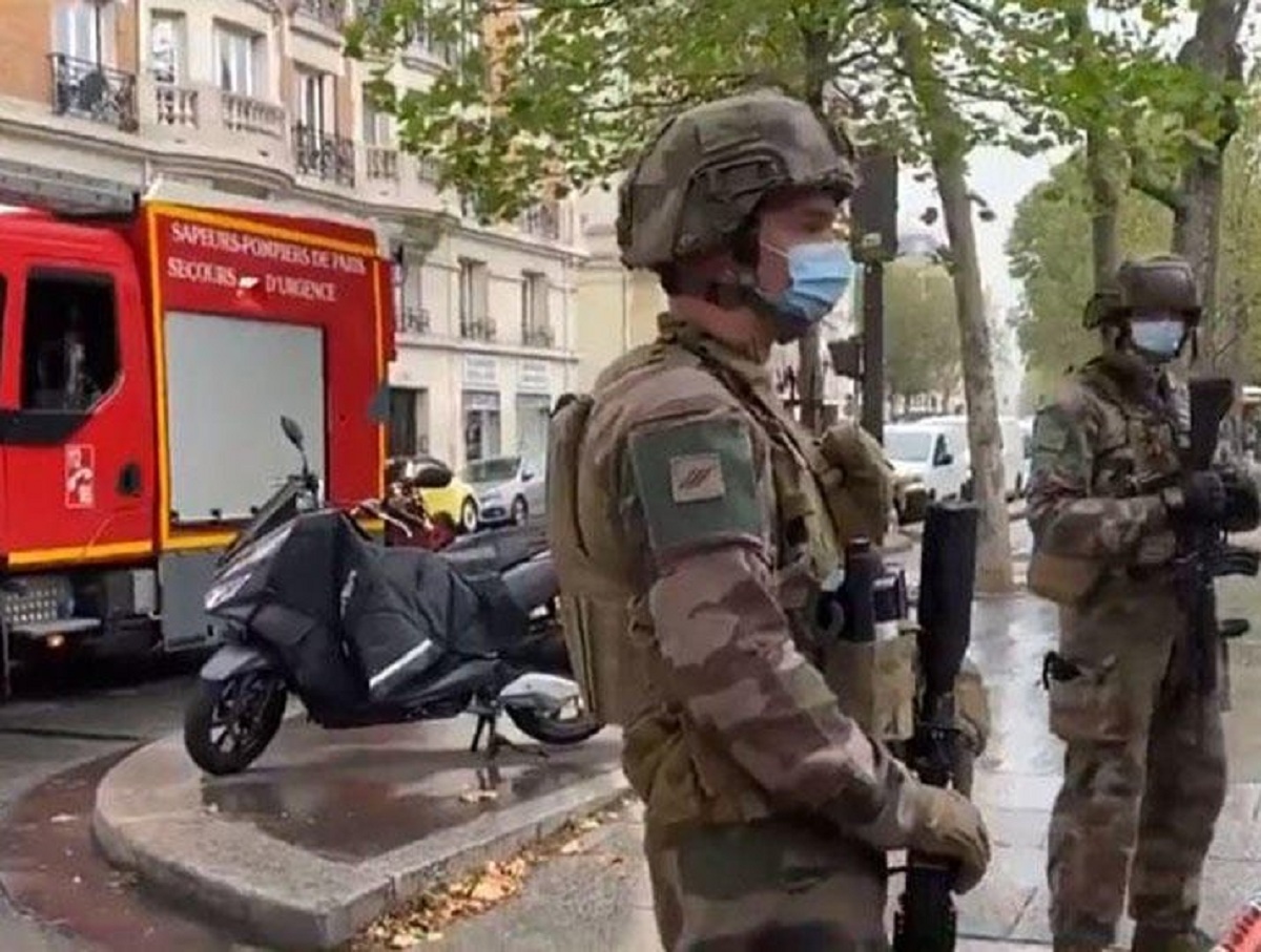 Нападение у здания бывшей редакции Charlie Hebdo: пострадали 4 человека