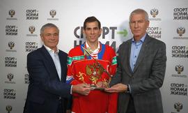 Новым послом федерального проекта «Спорт – норма жизни» стал призёр Паралимпийских игр по следж-хоккею Дмитрий Лисов 