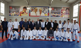 Олег Матыцин посетил спортивные объекты Дагестана и встретился со спортивной общественностью Республики