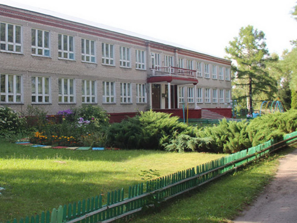 Учителя уволили за развратные действия на уроке