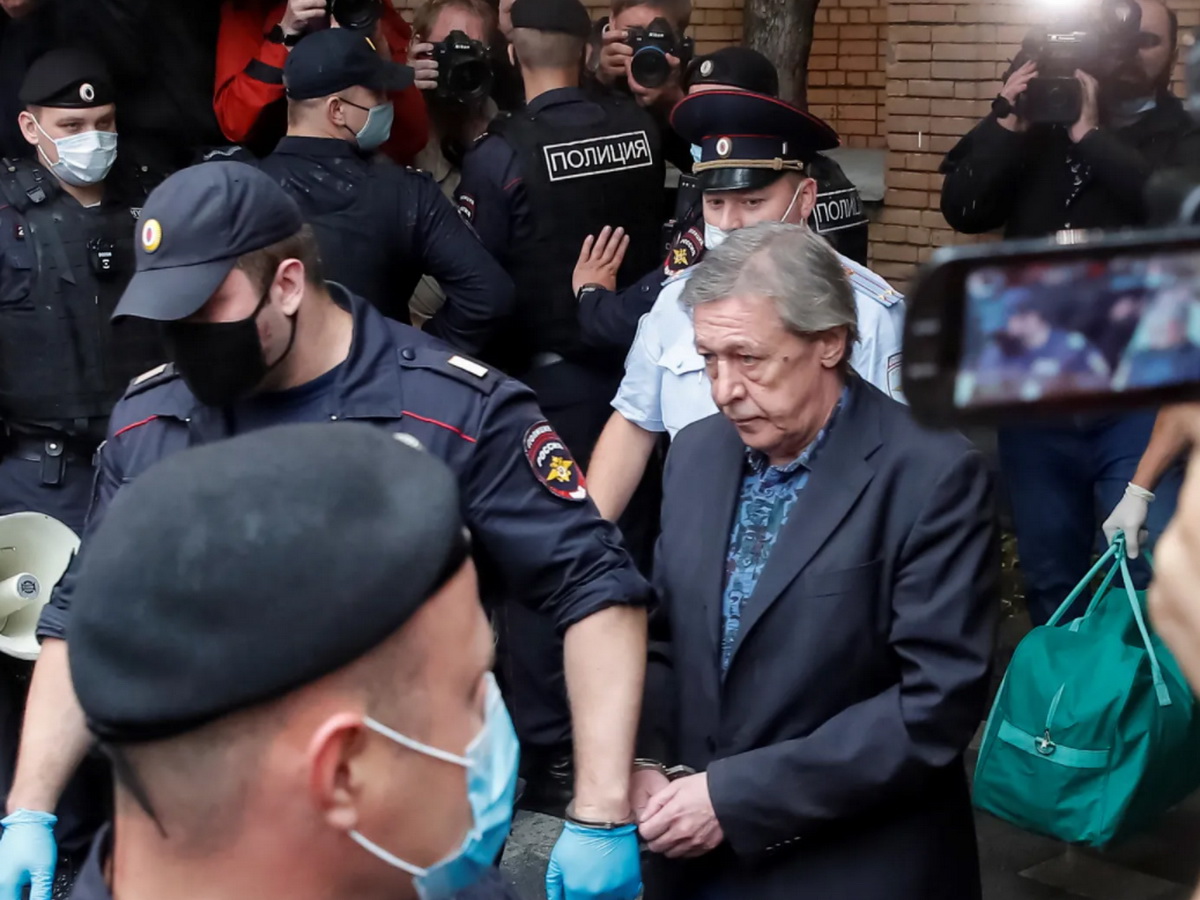 Приговор Ефремову прокомментировали Шнуров, Охлобыстин и Собчак