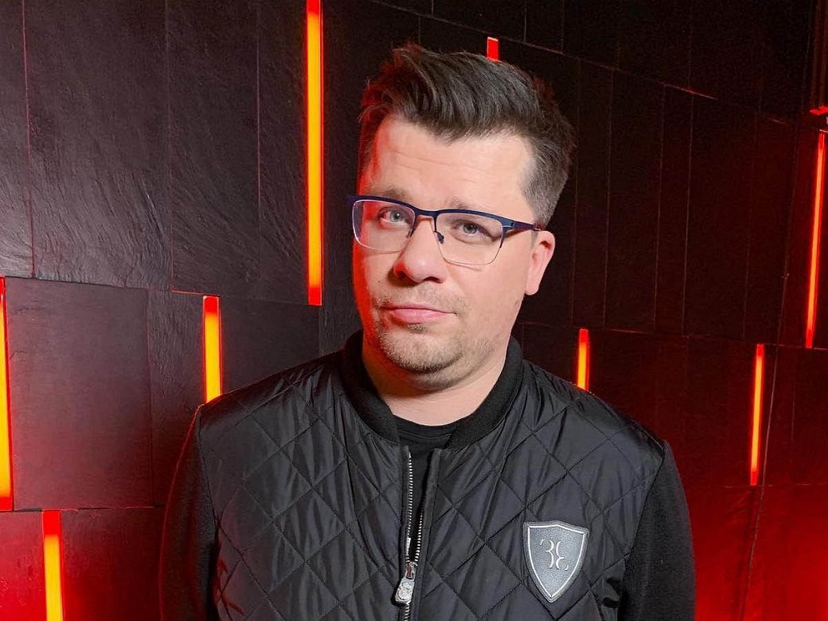 Харламов жестко высмеял Асмус в новом выпуске Comedy Club