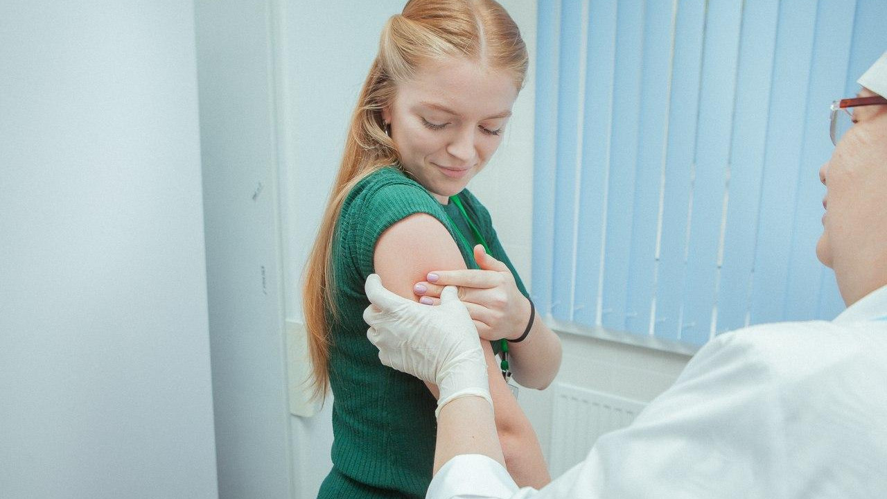 Треть от запланированного числа жителей прошли вакцинацию от гриппа в Подмосковье