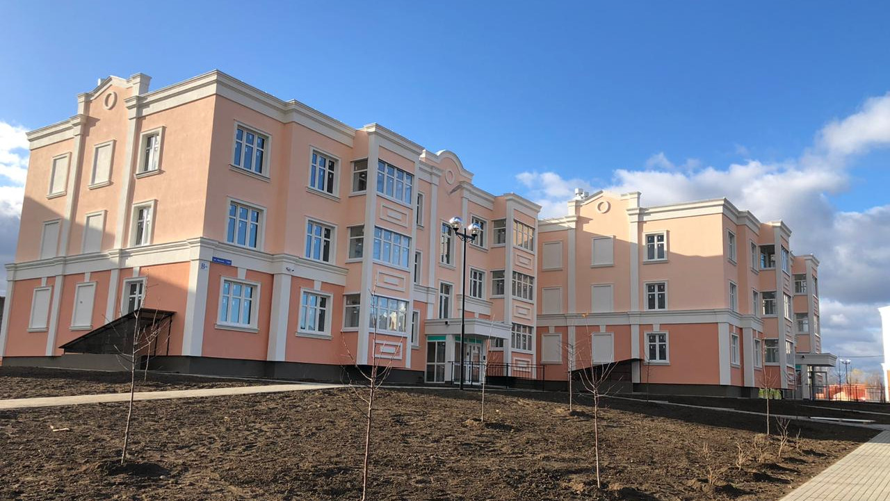 Еще 50 переселенцев из аварийного жилья получат ключи от квартир в Коломне