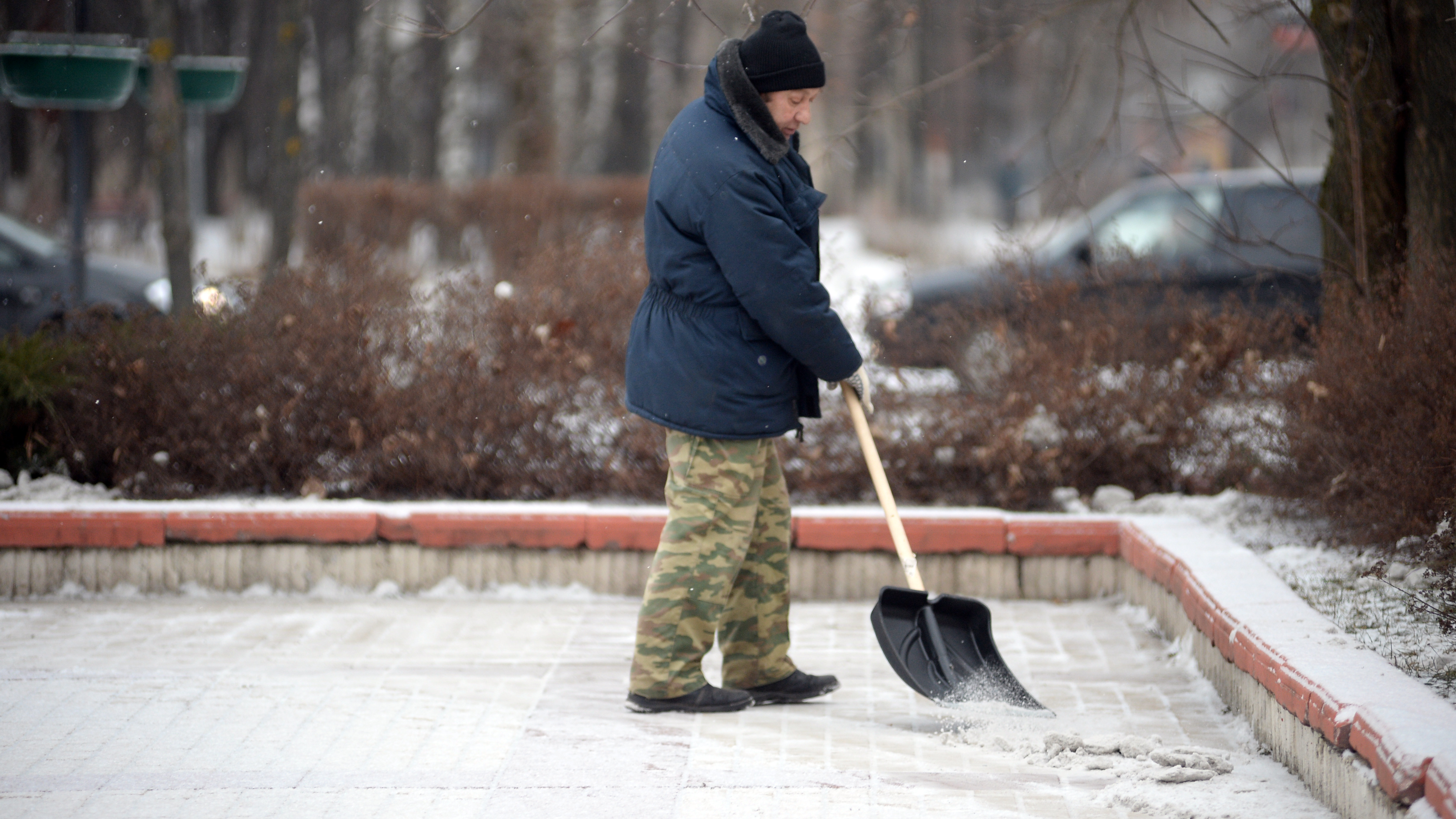Начальник Госадмтехнадзора Подмосковья напомнил правила уборки дворов после снегопада