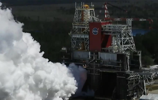 NASA испытало двигатели ракеты для полета на Луну