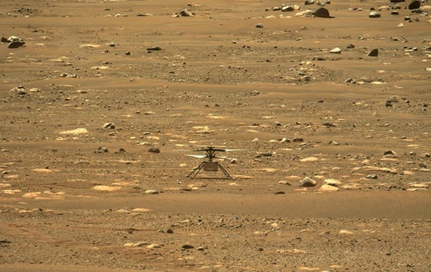 Дрон прислал первое цветное фото Марса с воздуха