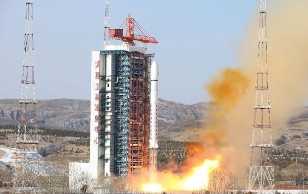 Китай вывел на орбиту научный спутник