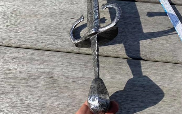 На Тернопольщине найден уникальный меч