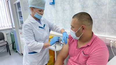 Пункт вакцинации иностранных граждан открылся в миграционном центре в Подмосковье