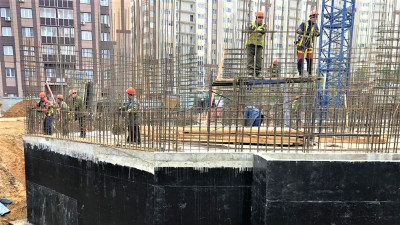 Строительство первого этажа завершают в будущей поликлинике в микрорайоне Домодедова