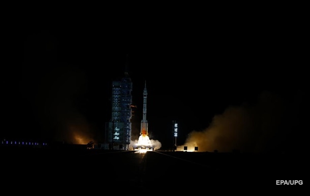 Китай отправил в космос спутник-уборщик