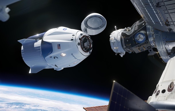 Россия договаривается о полетах космонавтов на Crew Dragon