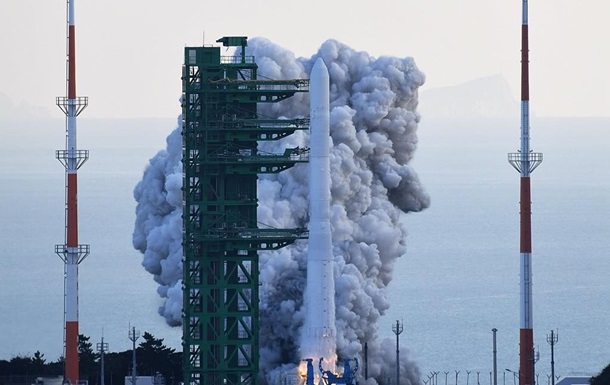 Сеул запустил собственную ракету-носитель Нури