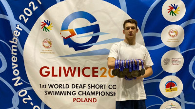 Подмосковный спортсмен победил в 8 заплывах на чемпионате мира по плаванию на короткой воде