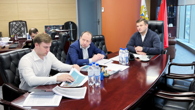 Владимир Локтев провел совещание по досрочному расселению аварийного жилья в Подмосковье