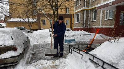 Свыше 16,7 тыс. дворников и 1,5 тыс. единиц спецтехники убирают снег в Московской области