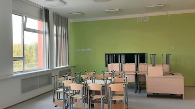 В новой школе в Электрогорске начали устанавливать мебель и оборудование