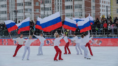 Звезды мирового хоккея сыграли вничью с дворовой командой в Красногорске