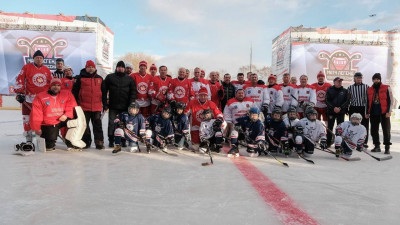 Пятый матч «Легенд хоккея» с дворовой командой прошел в Королеве