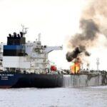 пожар на подбитом хуситами танкере потушен