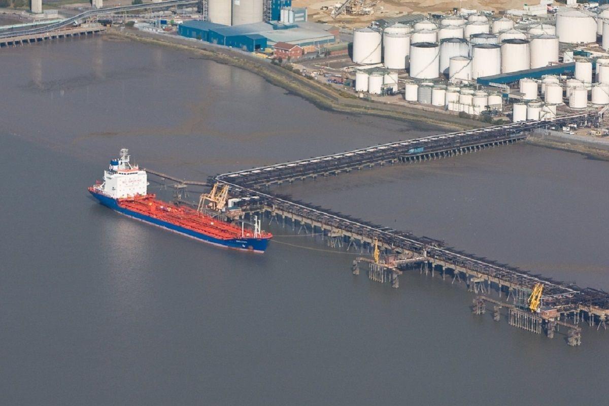 российский танкер с нефтью прибыл на кубу