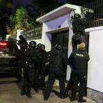 эквадор вяло осуждают за вторжение в мексиканское посольство