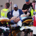 Бонди под огнём: стрельба на ханукальном празднике превратила пляж в поле боя бонди под огнём стрельба на ханукальном празднике превратила пляж в поле боя