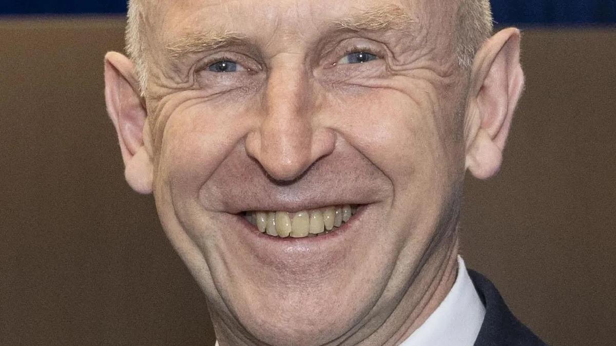 Или будет дезориентирована брутальными ушами джон хили похититель путина