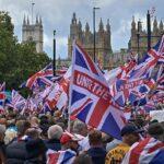 британцам позволили протестовать один раз